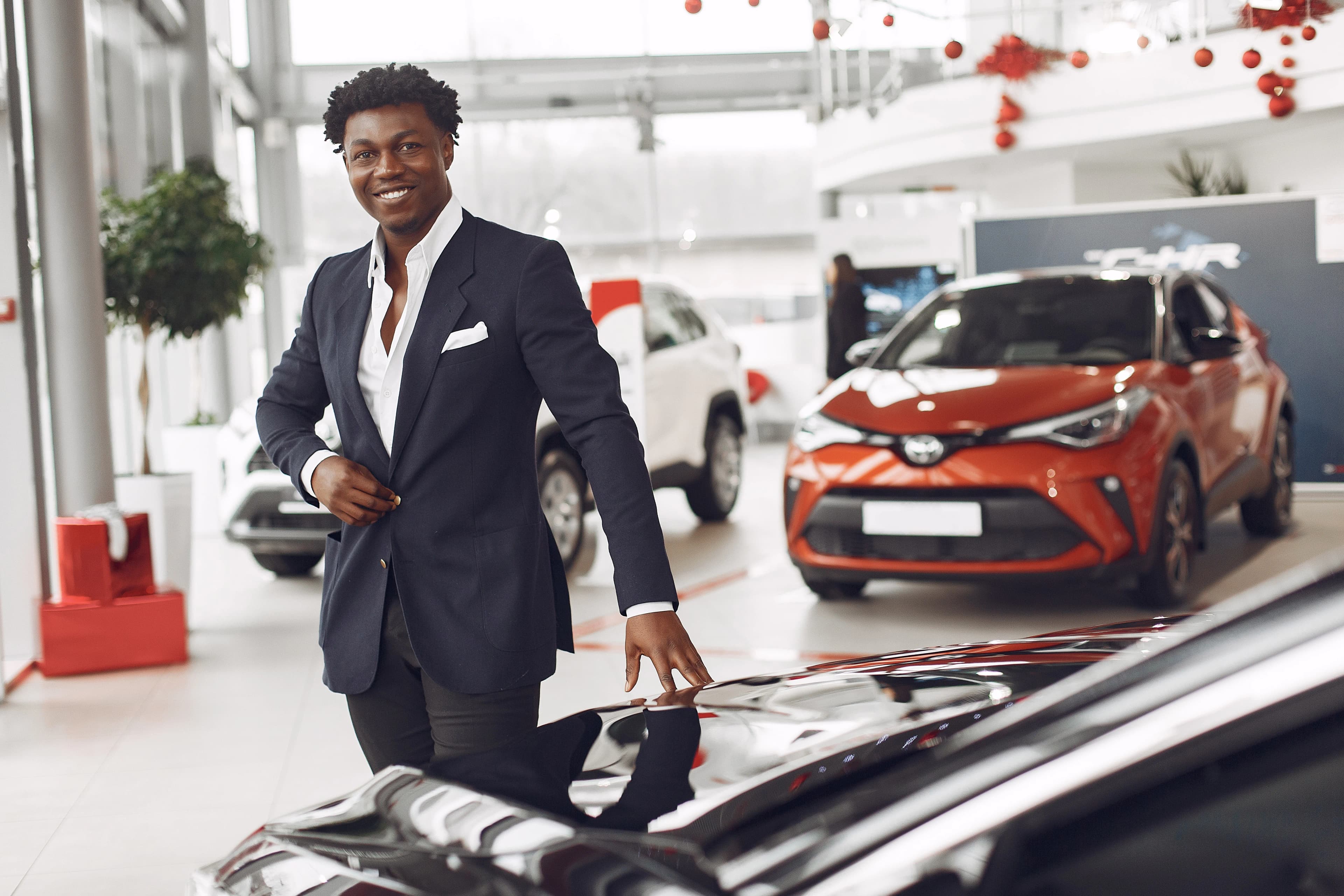 Showroom BMB Motors - allée véhicules