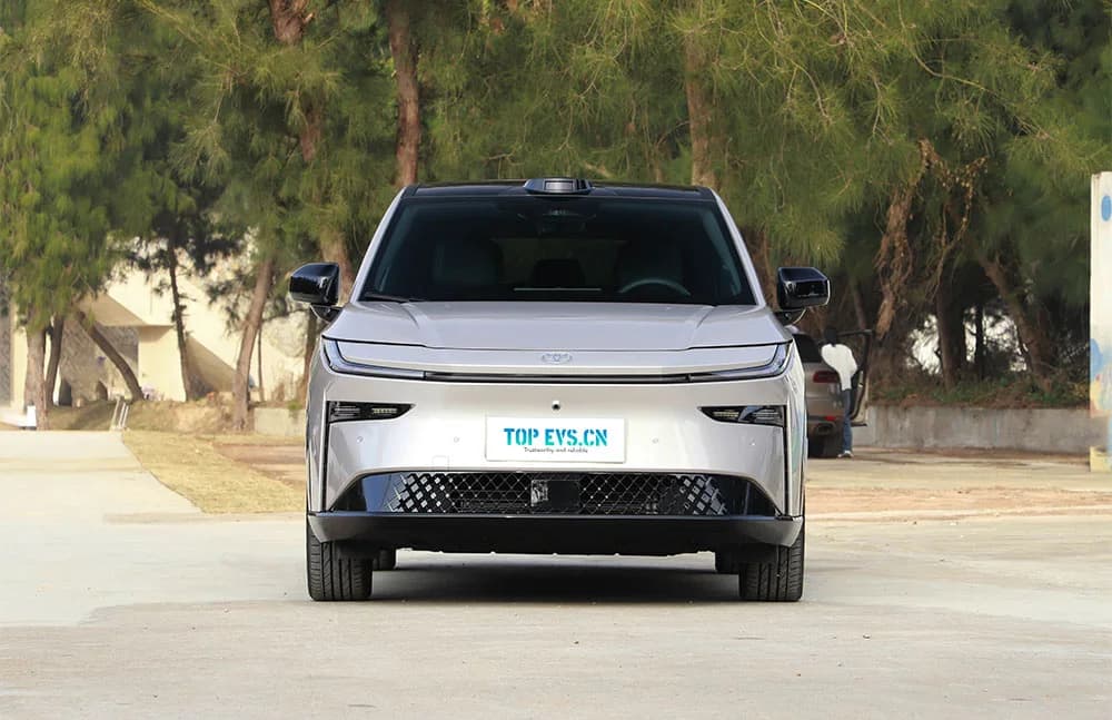 Toyota bZ3X - vue de face
